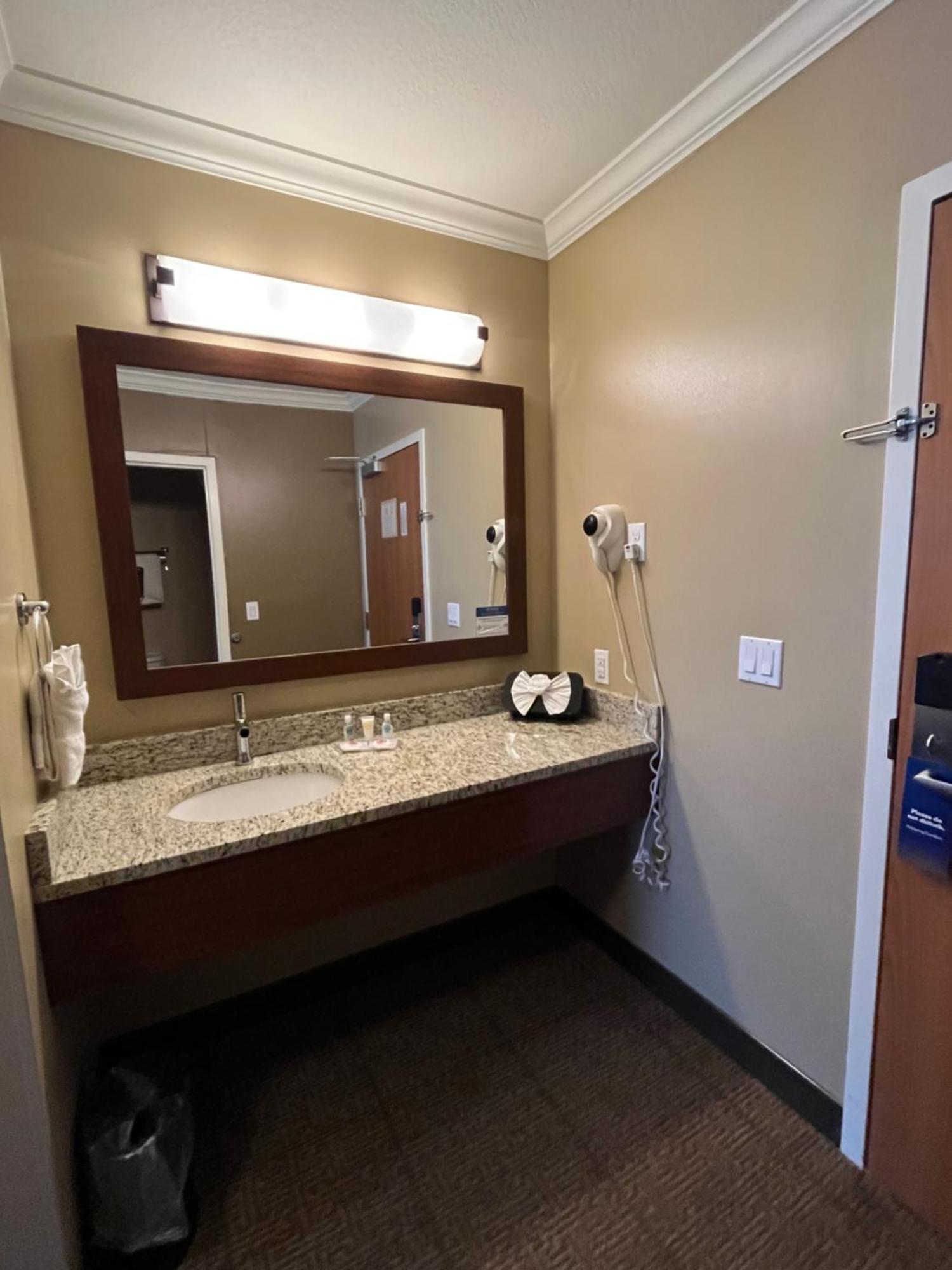 Comfort Inn & Suites Оушън Шорс Екстериор снимка